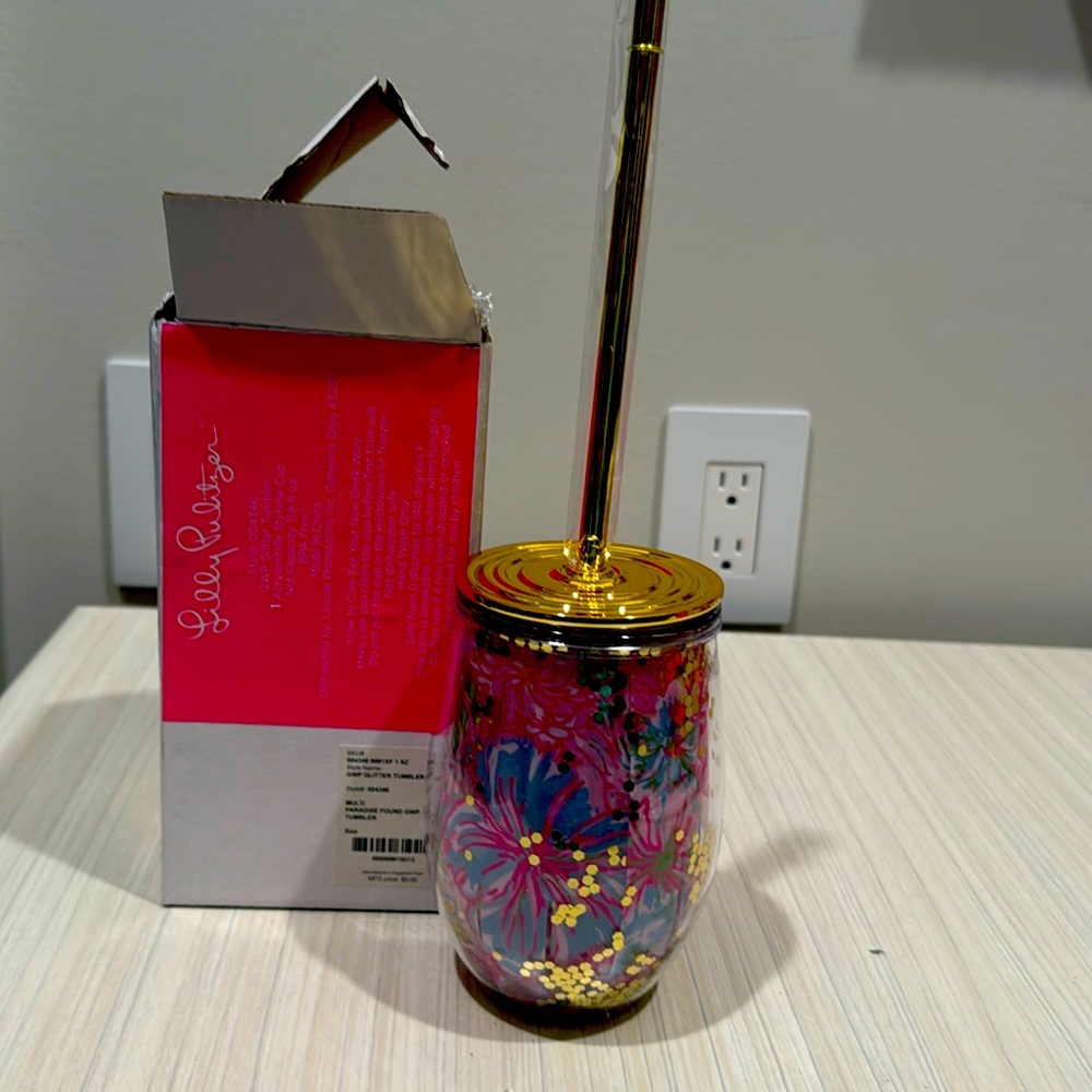 Brand new Lilly tumbler with lid and straw